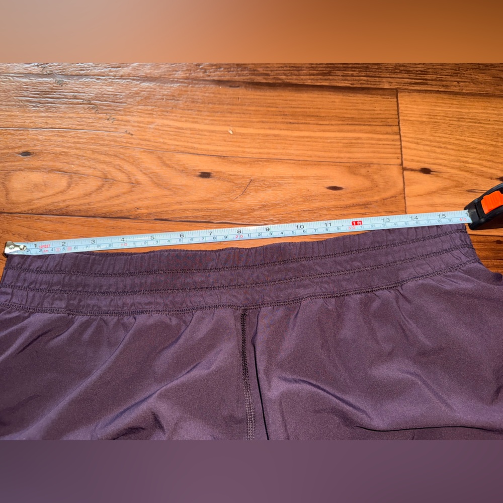 Pristine Lululemon Seek The Heat Short II Dark Adobe size: 8 - Picture 13 of 14